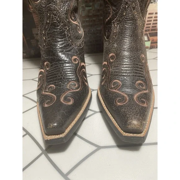 Womens Ariat 10006755 Brown Leather Cowboy Boots 8 B Good Used Condition - Picture 3 of 15